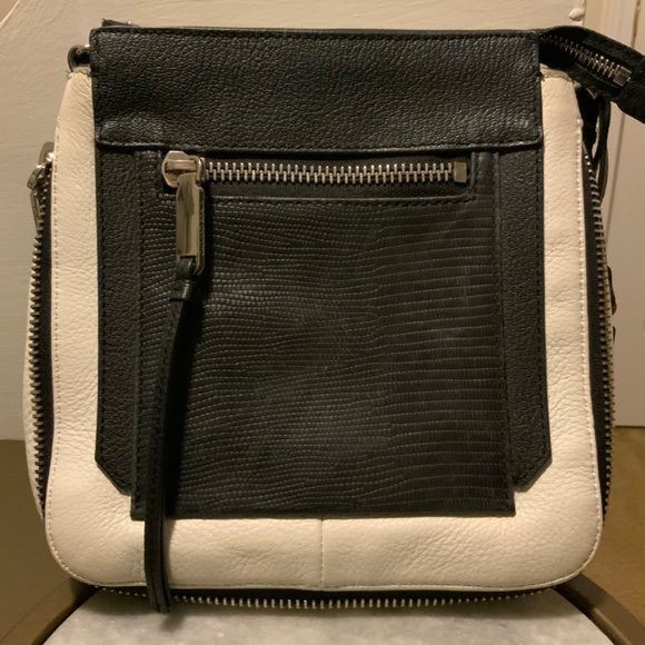 Vince Camuto crossbody bag - Picture 2 of 4